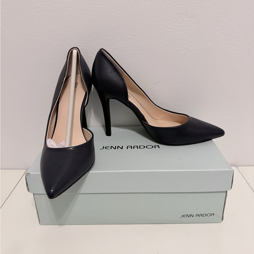 Jenn Ardor Classic Navy Heels